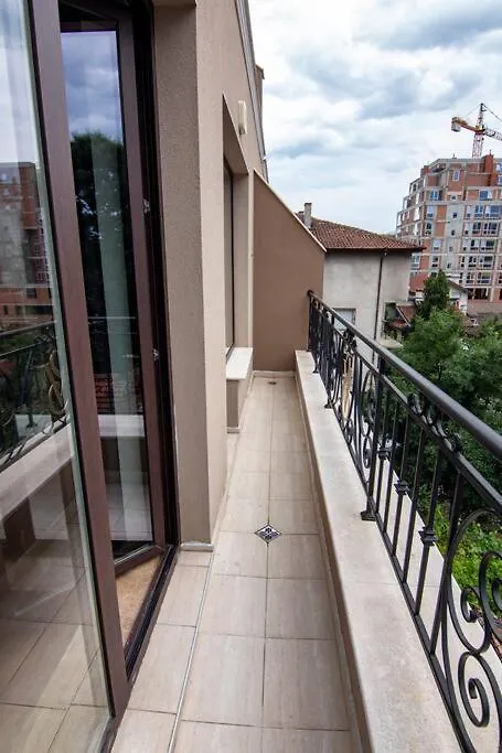 Apartment With Private Parking Sofia 0*,